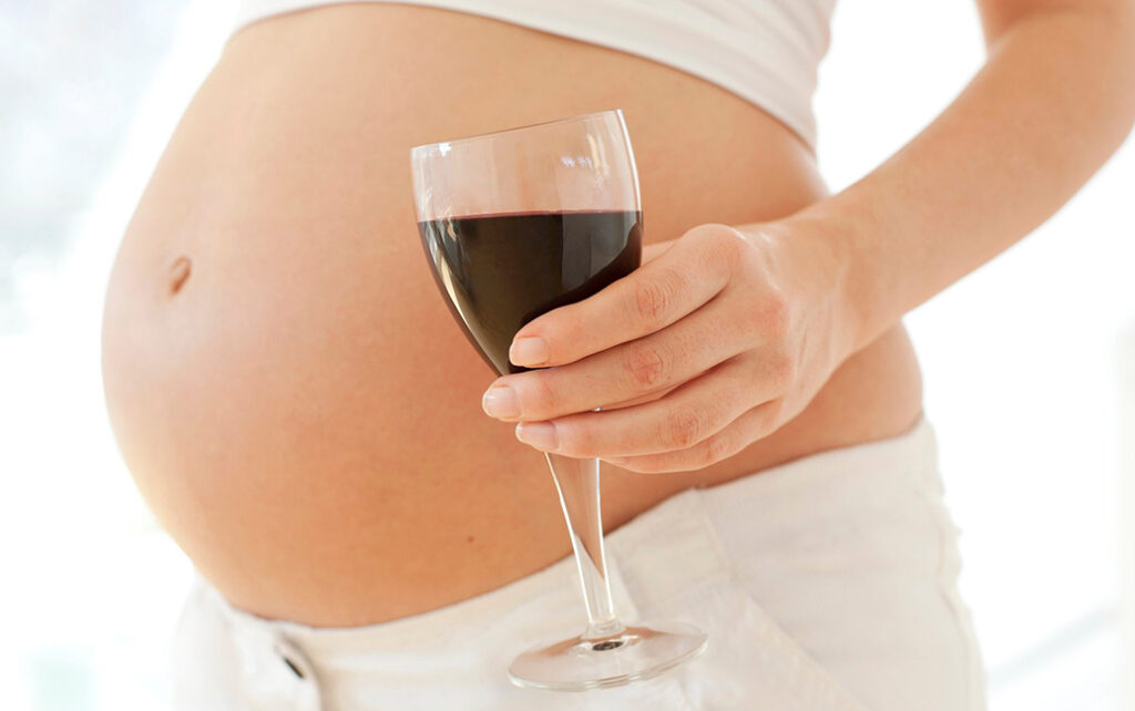 rischi alcon in gravidanza per madre e neonato